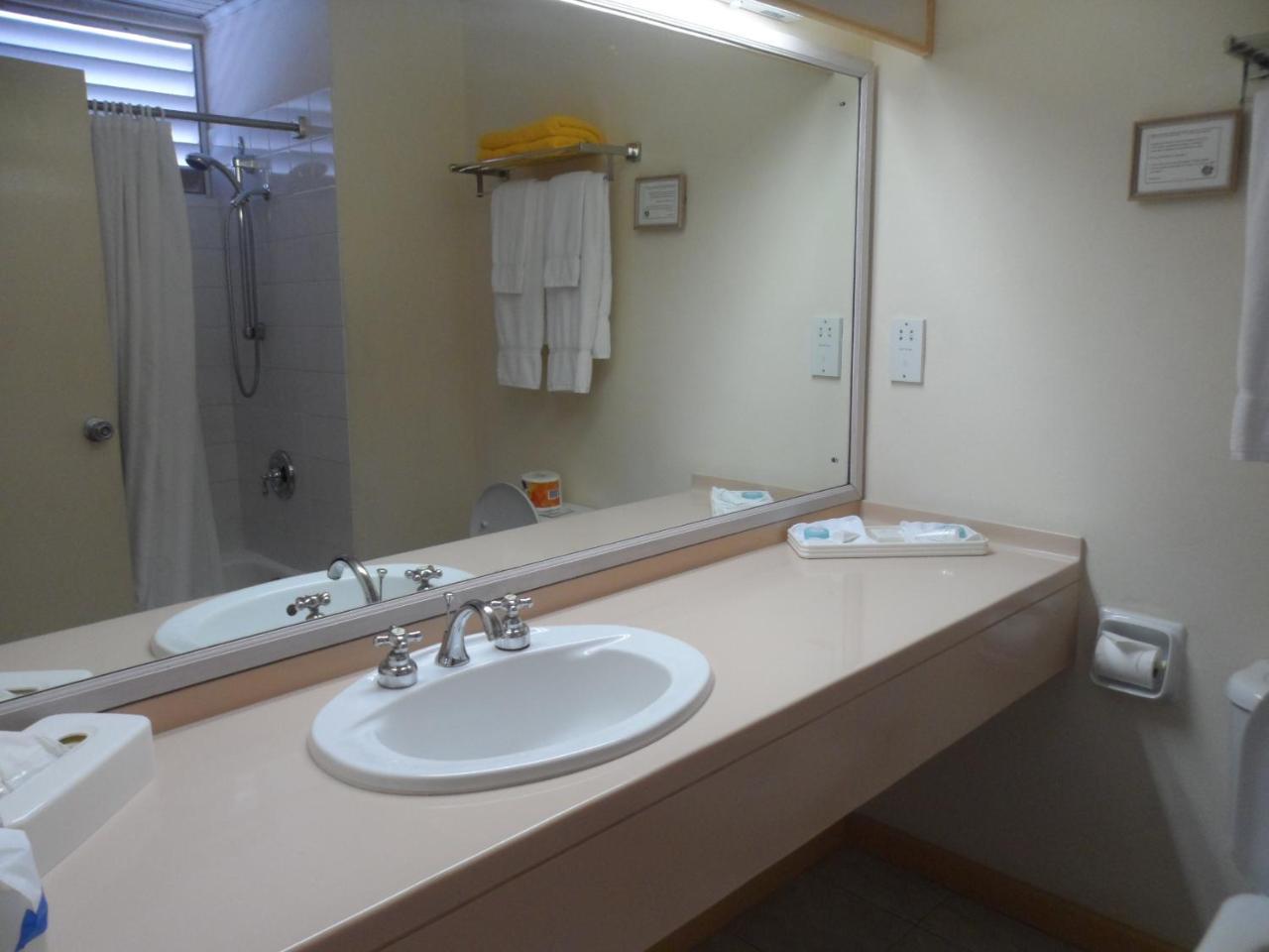 ברידג'טאון Hotel Pommarine מראה חיצוני תמונה