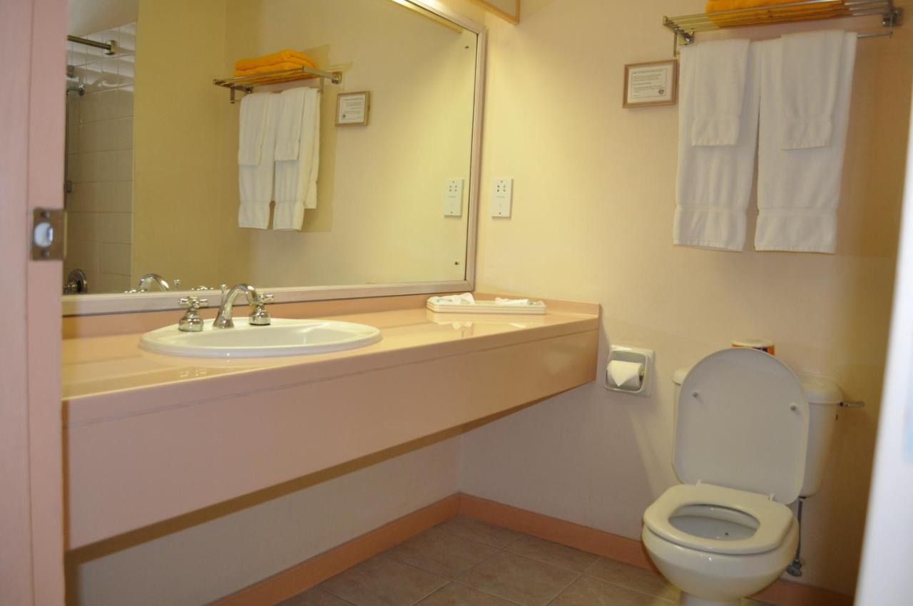 ברידג'טאון Hotel Pommarine מראה חיצוני תמונה