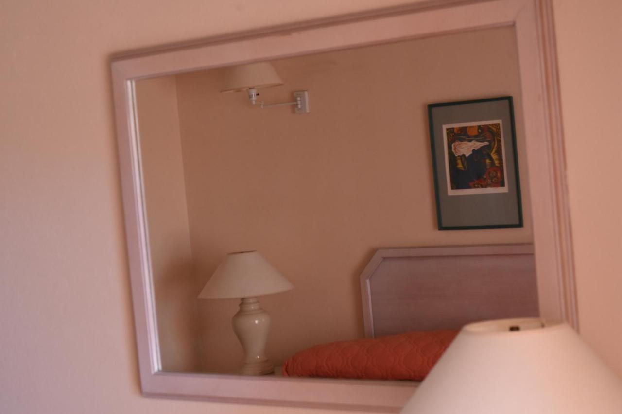 ברידג'טאון Hotel Pommarine מראה חיצוני תמונה