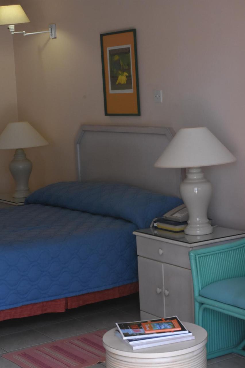 ברידג'טאון Hotel Pommarine מראה חיצוני תמונה